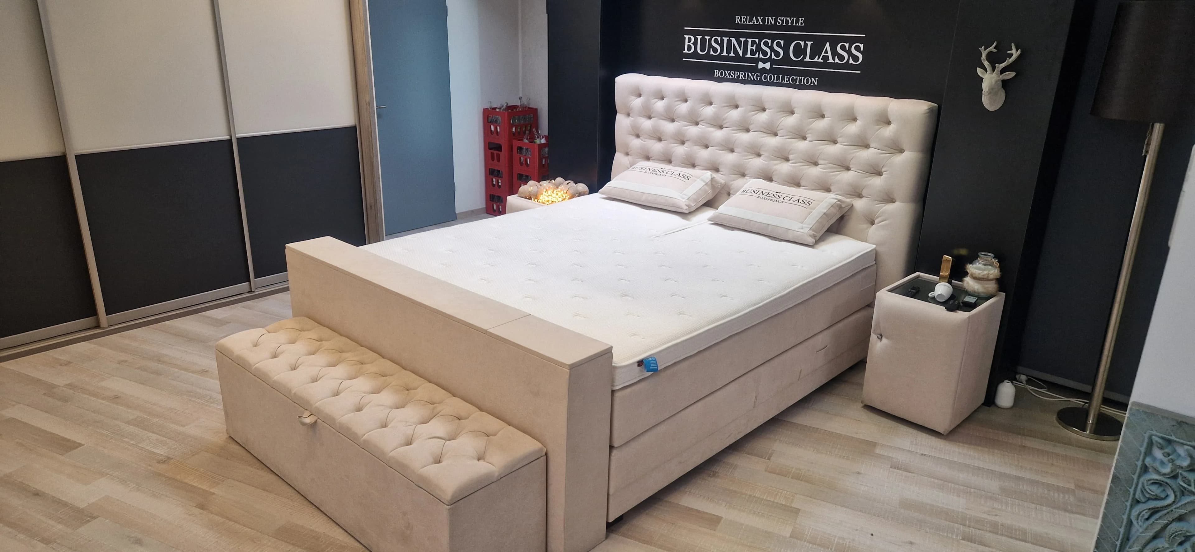 Boxspringbett 180x210 cm – TV-Lift inkl. Samsung TV – elektrisch verstellbar – viel Zubehör