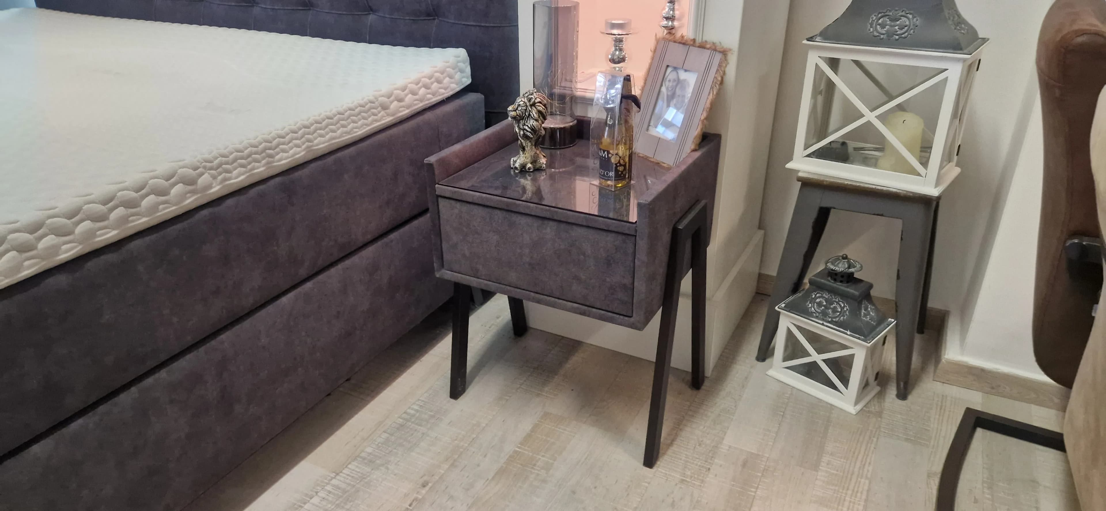 Boxspringbett Matisse 180x200 cm – Samt Schwarz – mit Nachtkonsolen – Ausstellungsstück