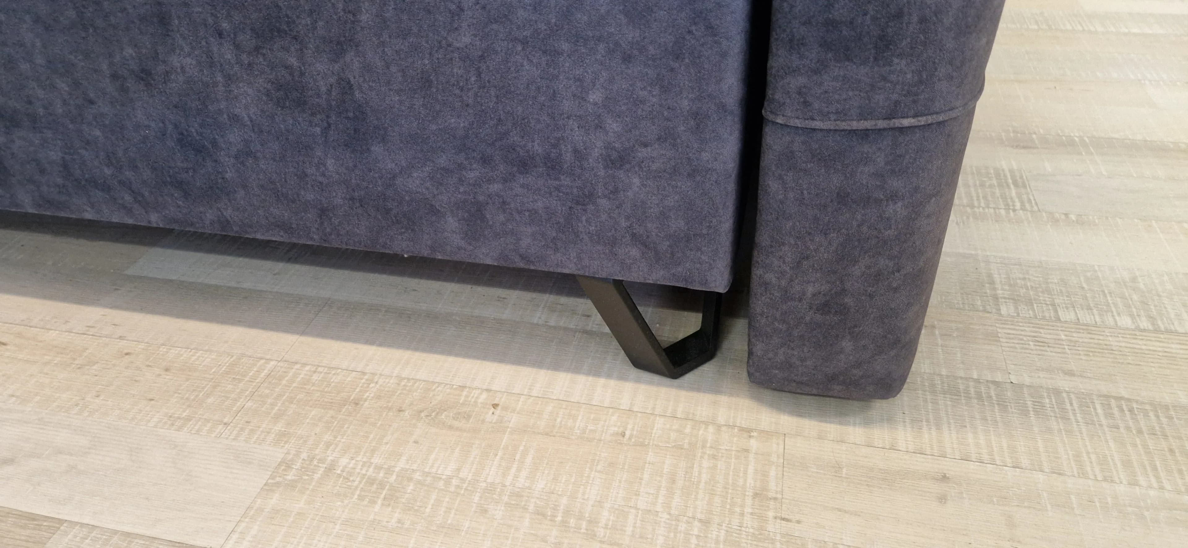 Boxspringbett Matisse 180x200 cm – Samt Schwarz – mit Nachtkonsolen – Ausstellungsstück