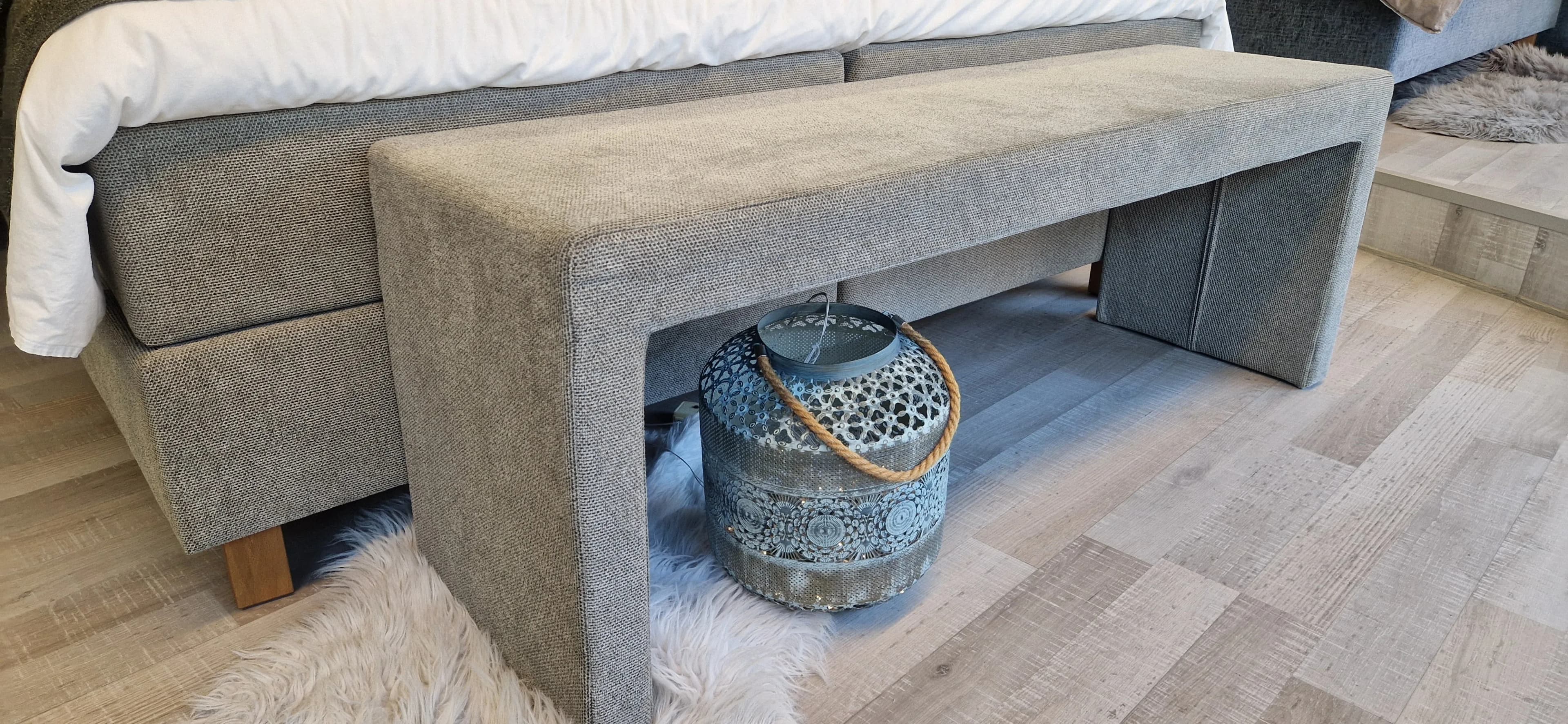 Boxspringbett Rousseau 180x200 cm – mit Bettbank – Stoff Grün – Ausstellungsstück